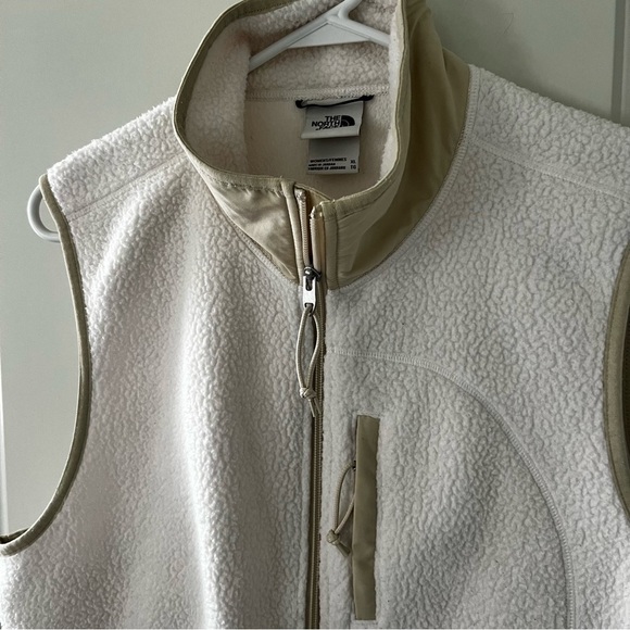 Northface Cragmont Sherpa Cream Fleece Vest - Picture 3 of 5